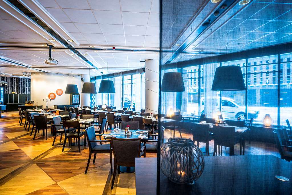 于默尔广场斯堪迪克酒店 于默奧 餐厅 照片